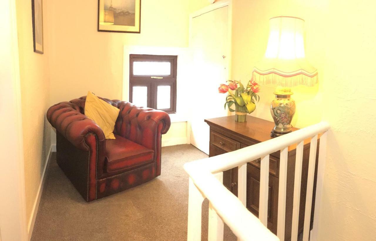 Browns Holiday Cottage Файли Экстерьер фото